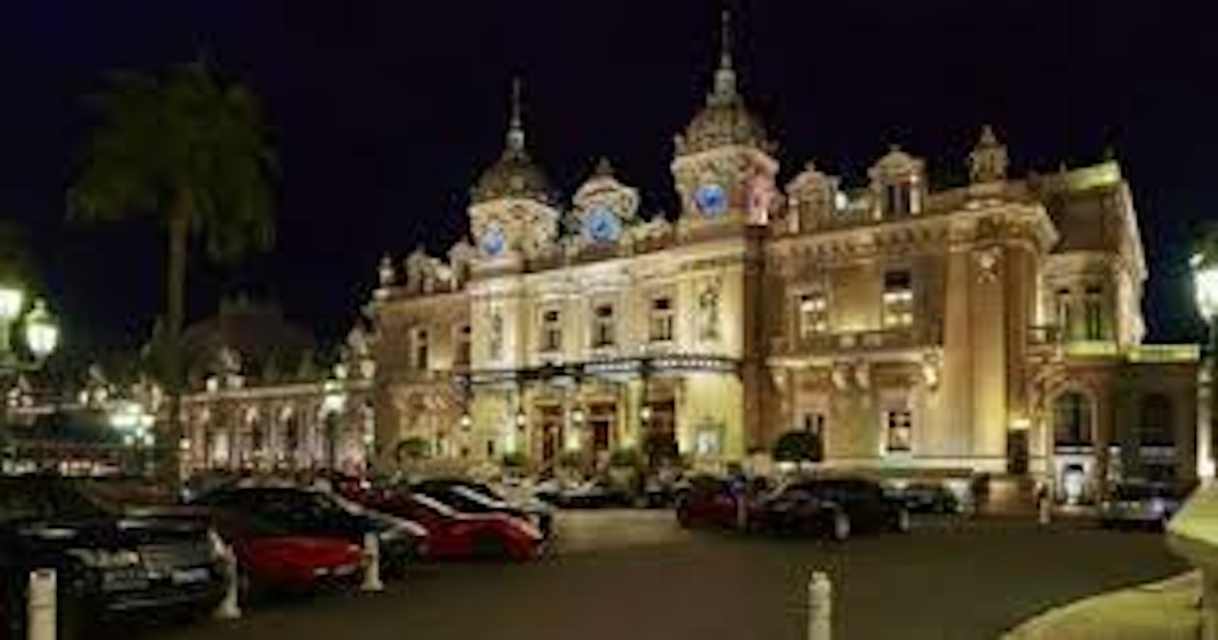 images-1736502533 A building with great potential located on the port of the prestigious principality of Monaco.