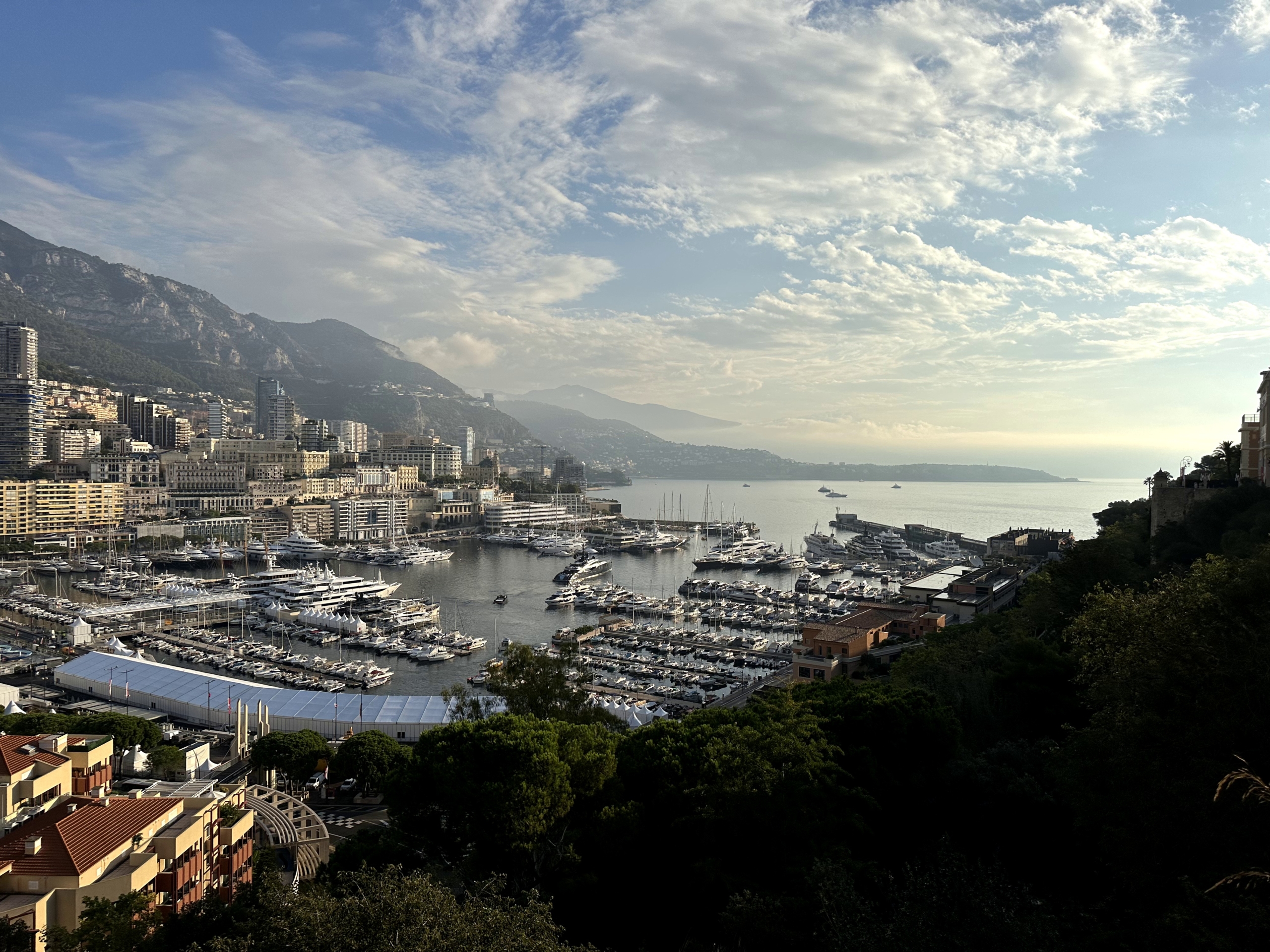 img-6170-1694595244-2-scaled-1 A building with great potential located on the port of the prestigious principality of Monaco.