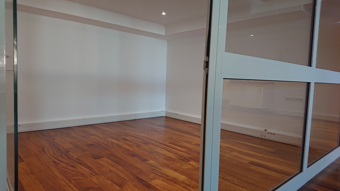 bureau-milieu-fond-moyen-1709563320 Quartier Fontvieille – Quiet offices overlooking gardens