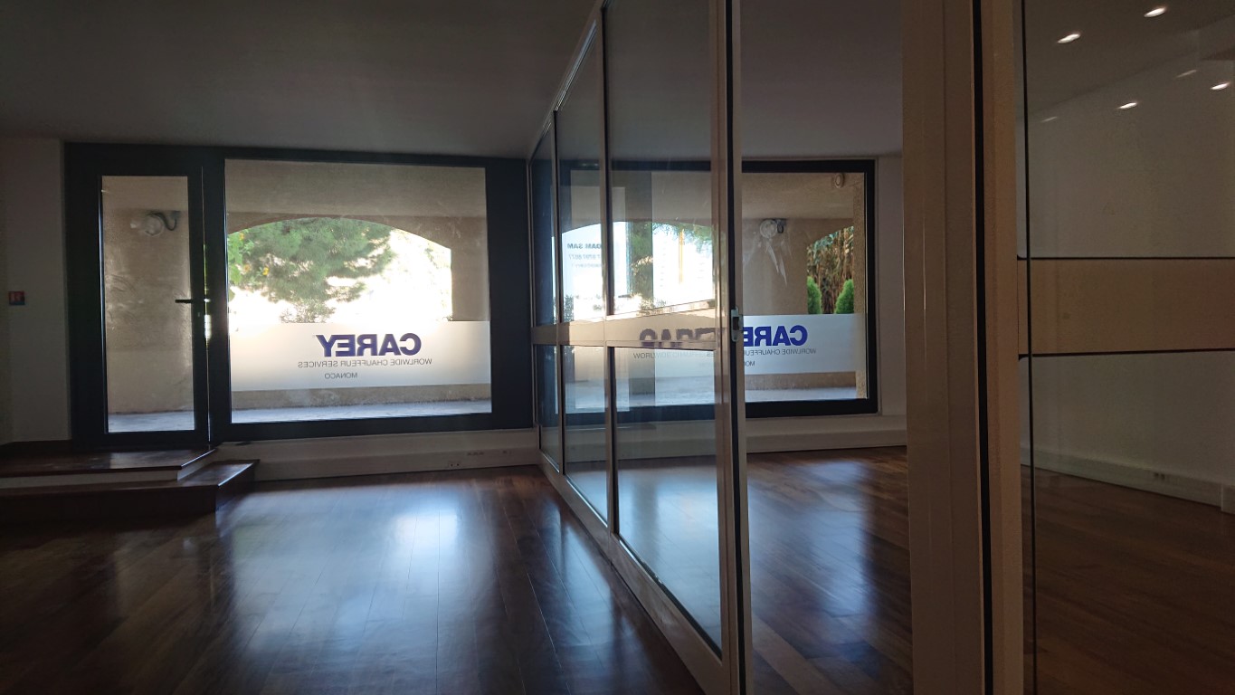 entre-e-bureau-gauche-entre-e-moyen-1709563327 Quartier Fontvieille – Quiet offices overlooking gardens