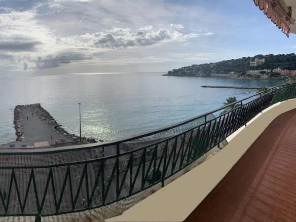 ROQUEBRUNE CAP MARTIN FOR SALE 3 P SEA FRONT