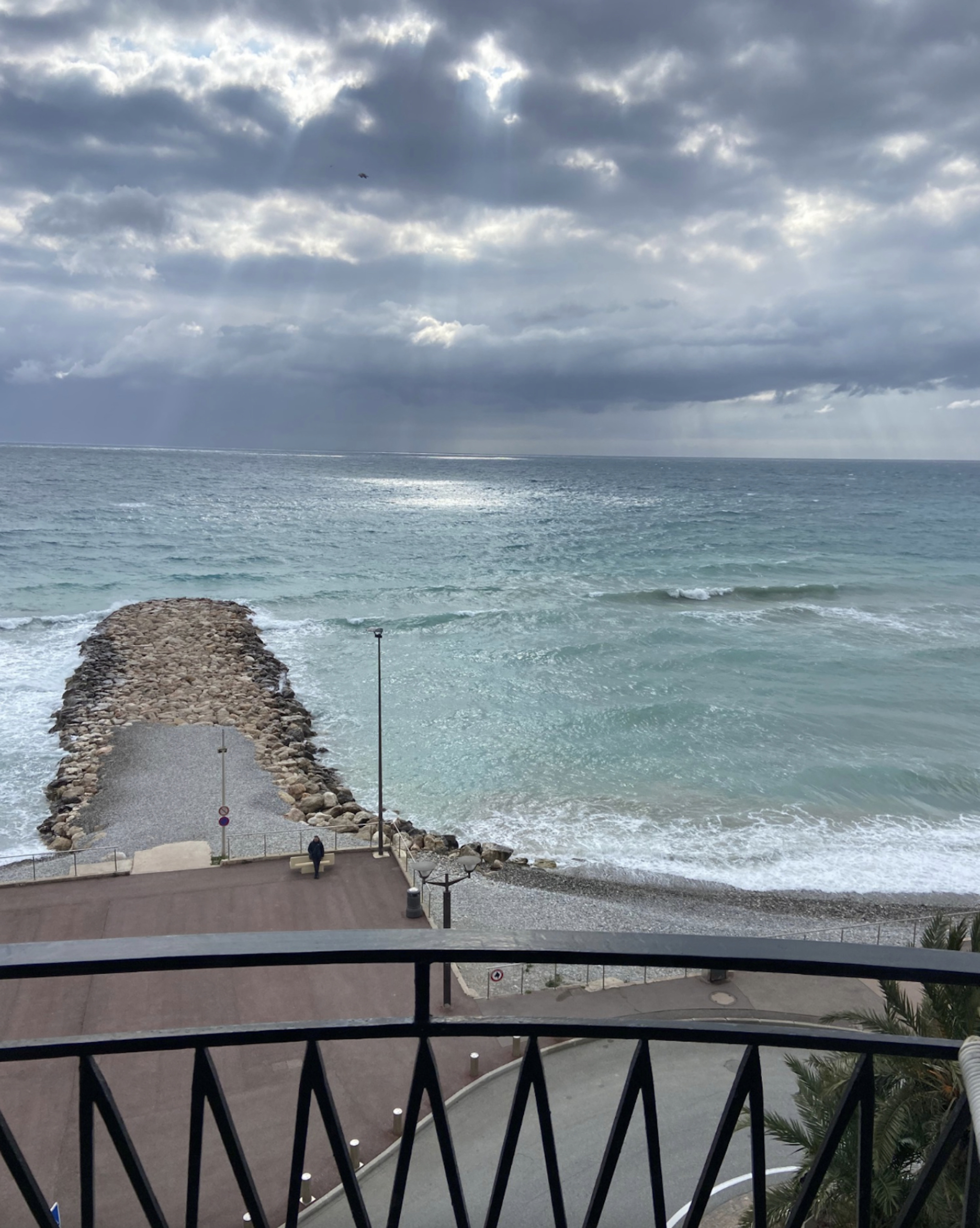 capture-d-e-cran-2025-05-06-a-09.31.39-1746517372-scaled-1 ROQUEBRUNE CAP MARTIN FOR SALE 3 P SEA FRONT