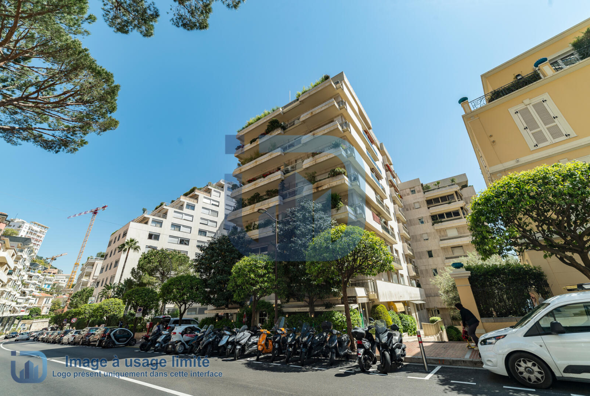 Saint Roman Château Amiral Parking for sale