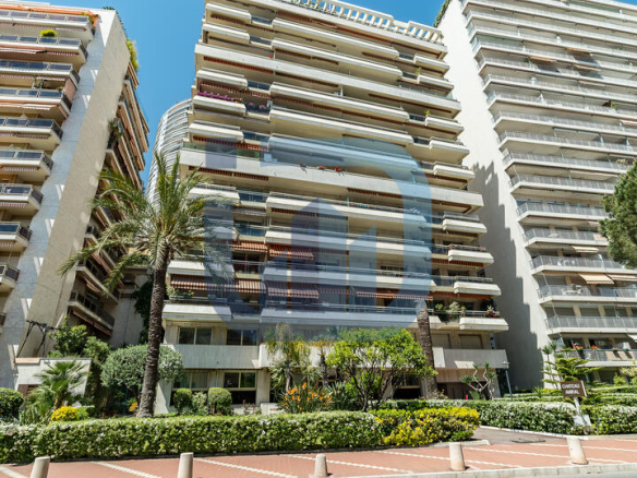 Saint Roman Château Amiral Parking for sale