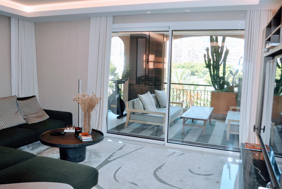 Fontvieille – 3/4 rooms Sublime renovated apartment with panoramic terrace and sea view