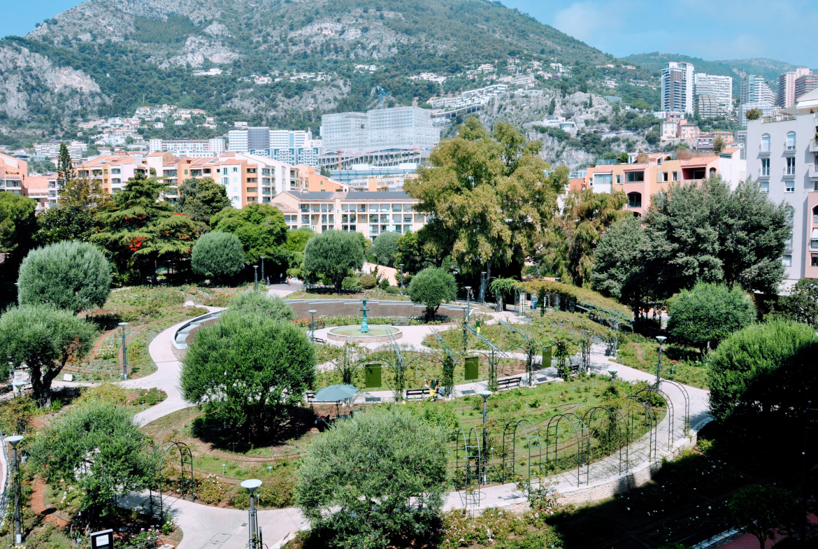 Fontvieille – 3/4 rooms Sublime renovated apartment with panoramic terrace and sea view