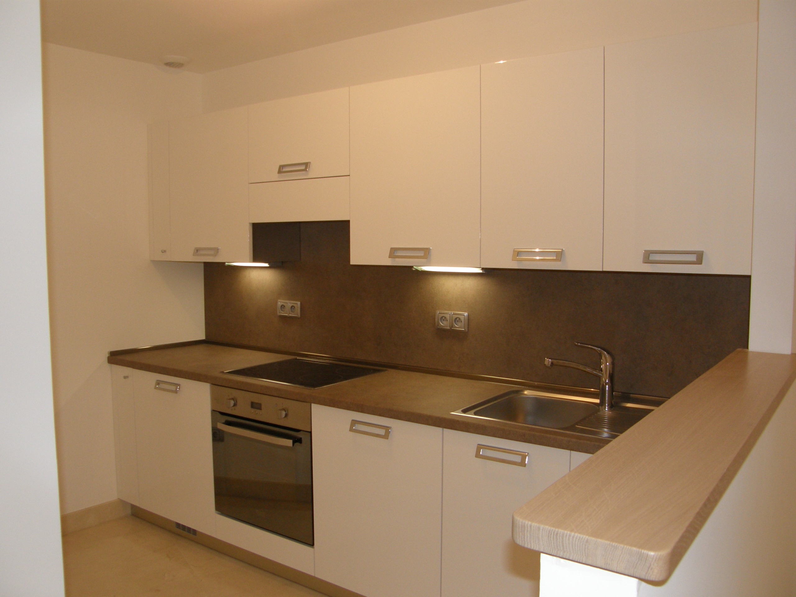 OLYMPUS DIGITAL CAMERA LARGE 2-ROOM APARTMENT IN MIXED USE WITH PARKING