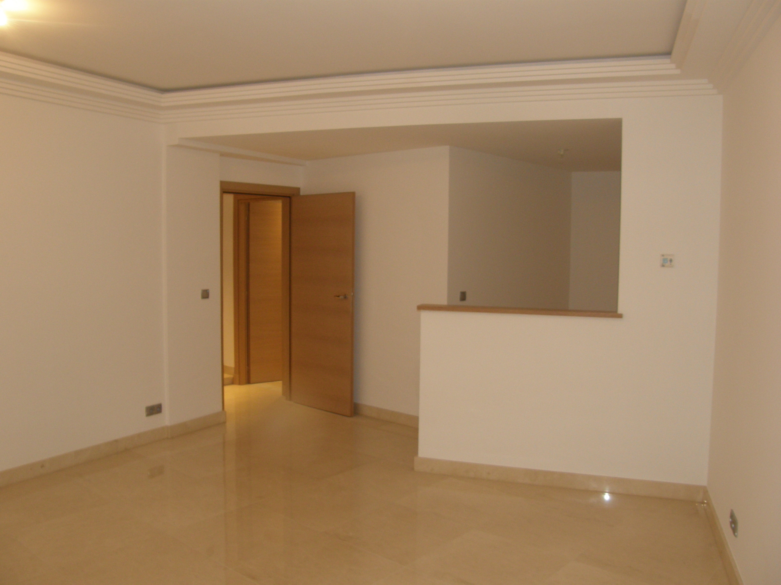 OLYMPUS DIGITAL CAMERA LARGE 2-ROOM APARTMENT IN MIXED USE WITH PARKING
