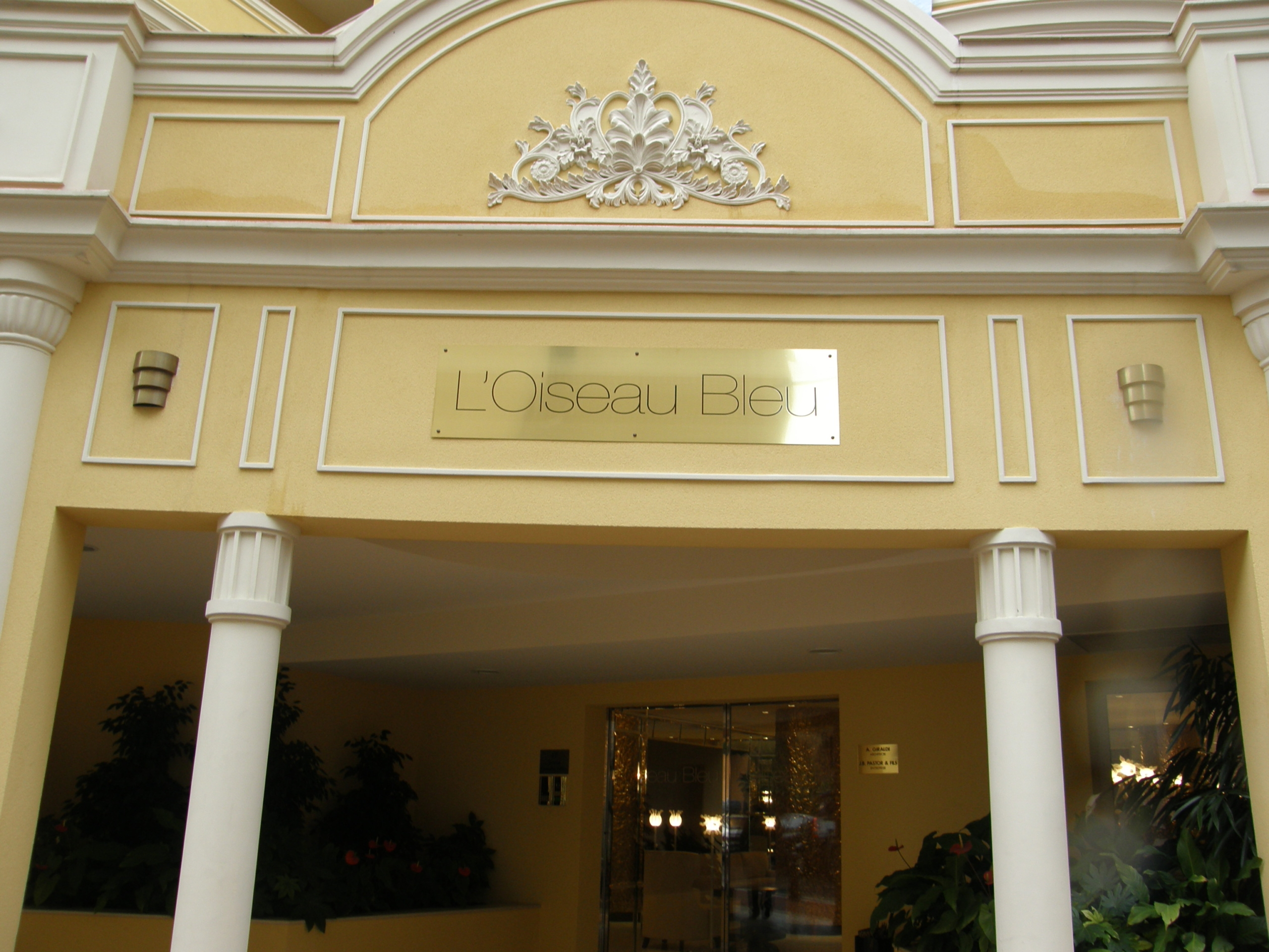 OLYMPUS DIGITAL CAMERA LARGE 2-ROOM APARTMENT IN MIXED USE WITH PARKING