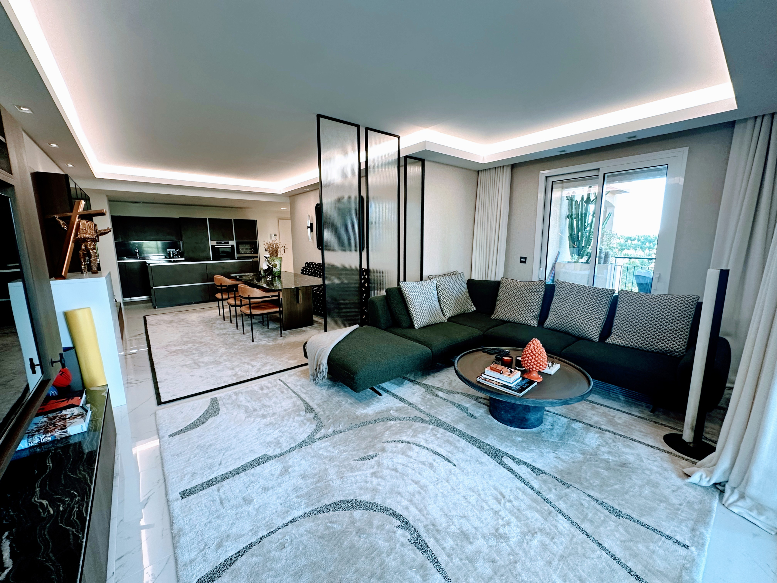 sejour-cuisine-1745832142-1751014566 Fontvieille – 3/4 rooms Sublime renovated apartment with panoramic terrace and sea view