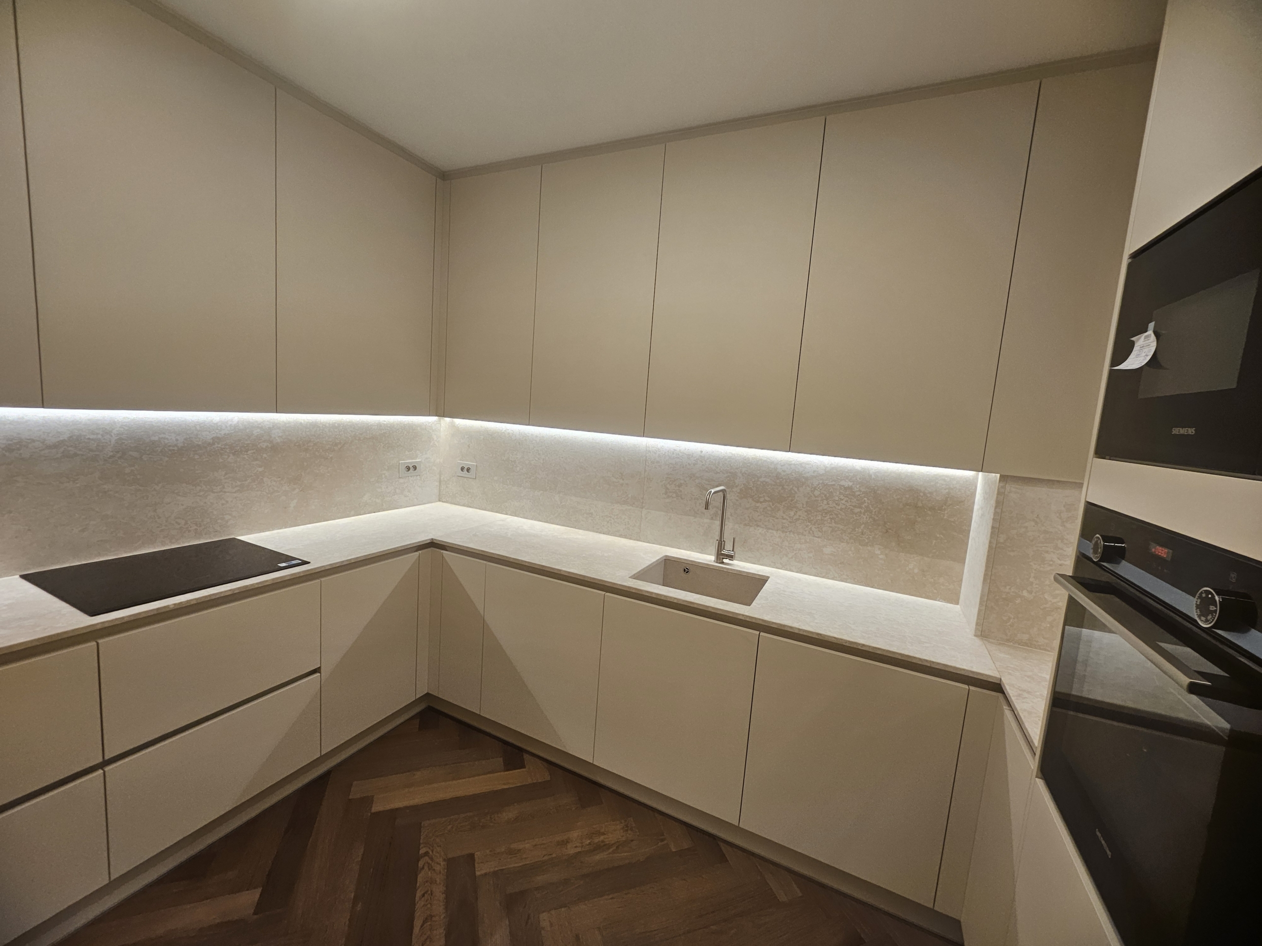 20250923-100150-1758637904-scaled-1 Condamine – 5 Rooms for sale near the port