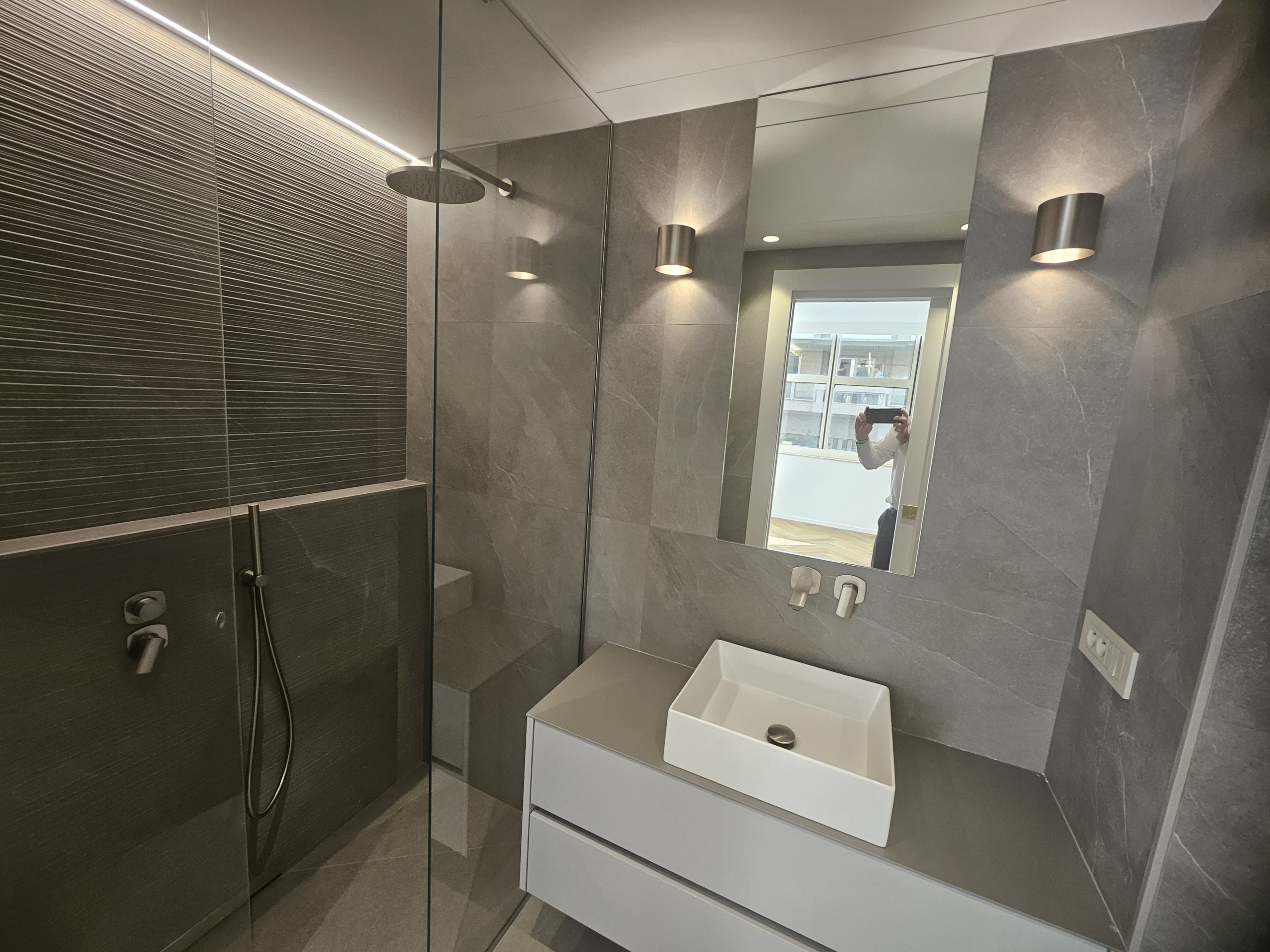 20250923-100232-1758637909-1-scaled-1 Condamine – 5 Rooms for sale near the port