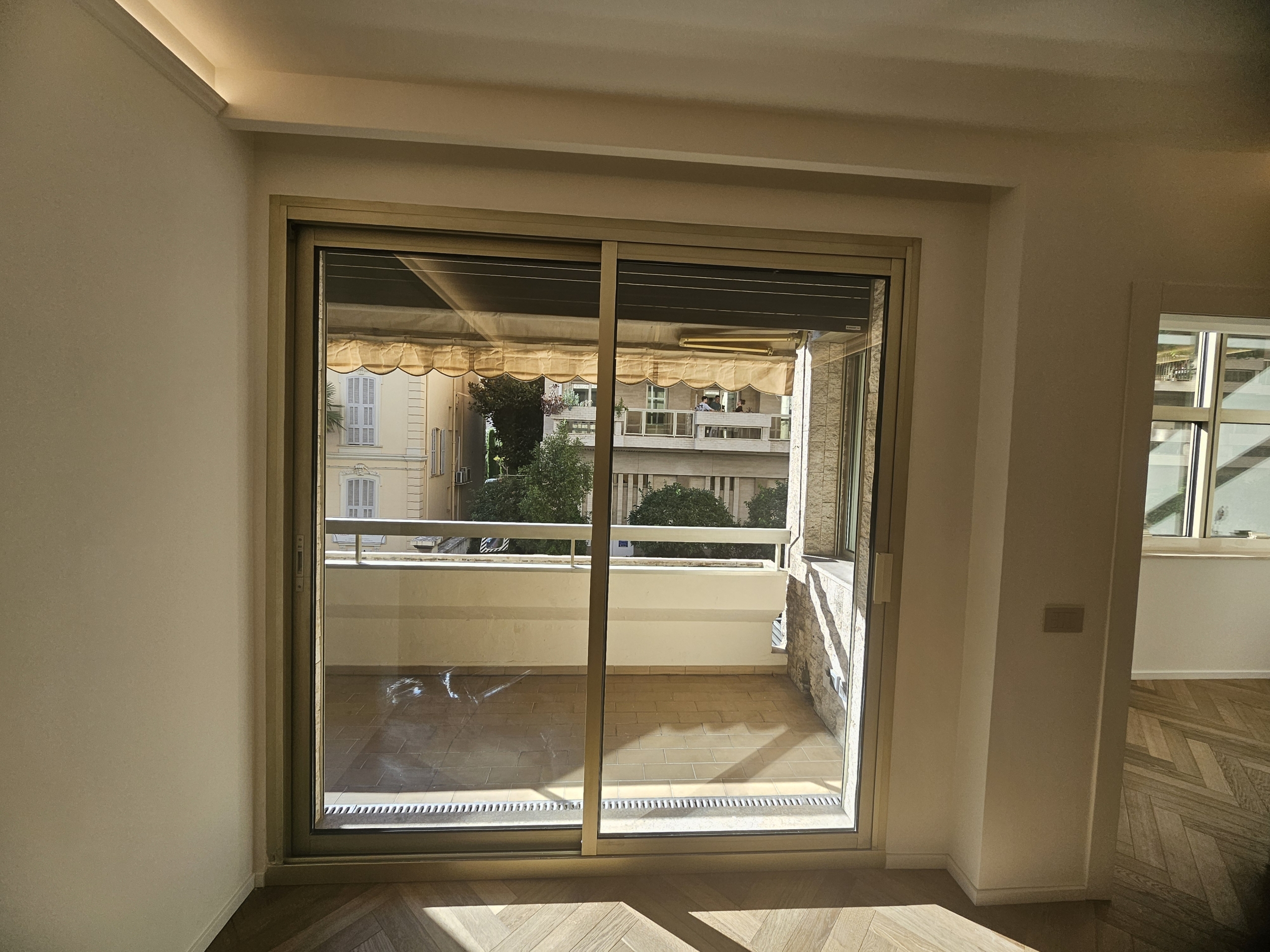 20250923-100258-1758637913-scaled-1 Condamine – 5 Rooms for sale near the port