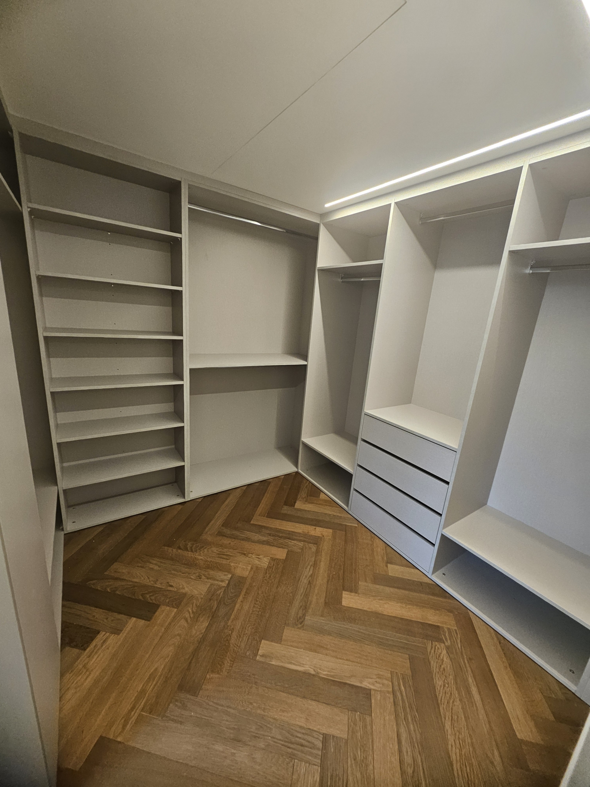 20250923-100329-1758637920-scaled-1 Condamine – 5 Rooms for sale near the port