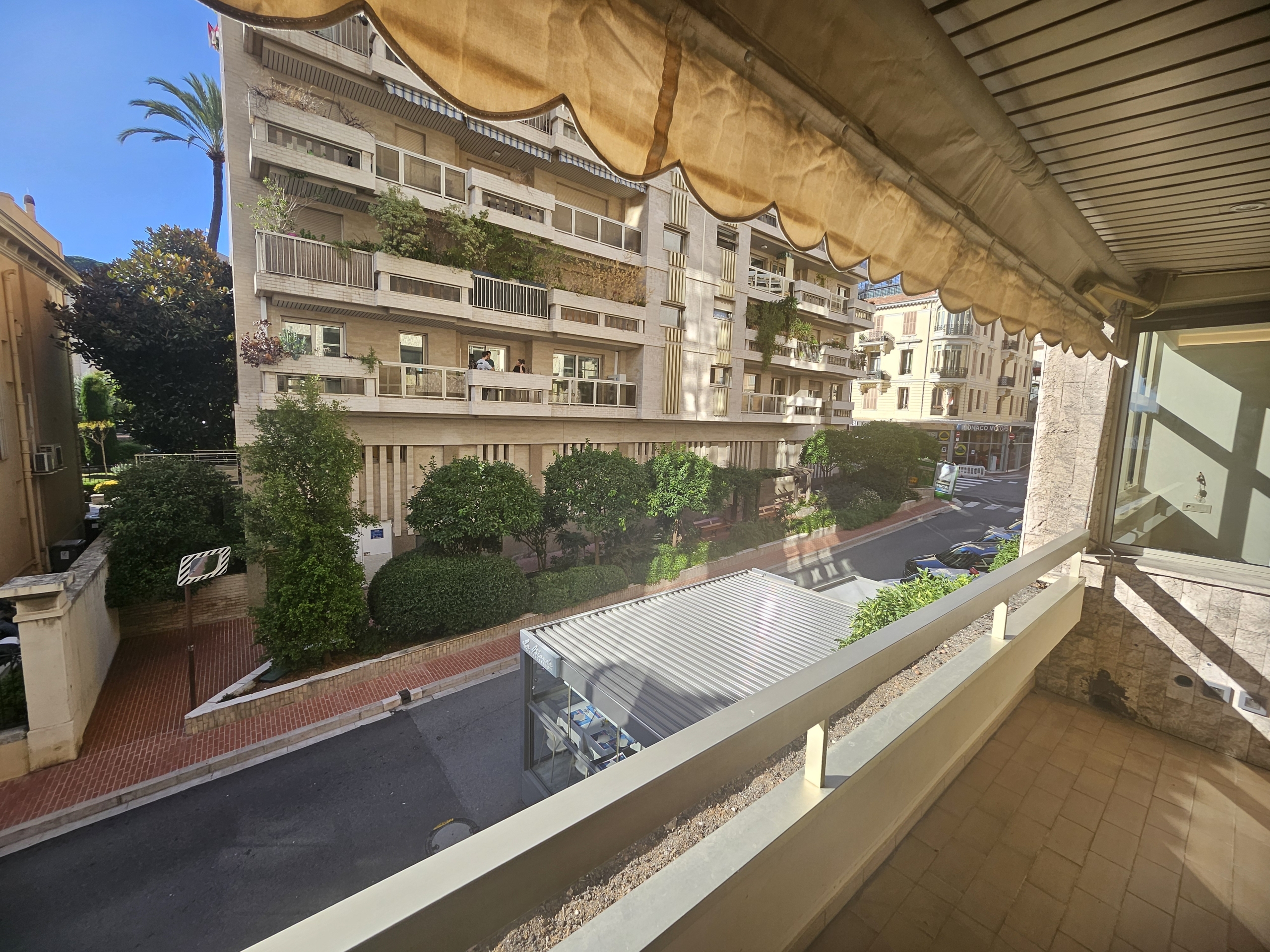 20250923-100805-1758637923-scaled-1 Condamine – 5 Rooms for sale near the port