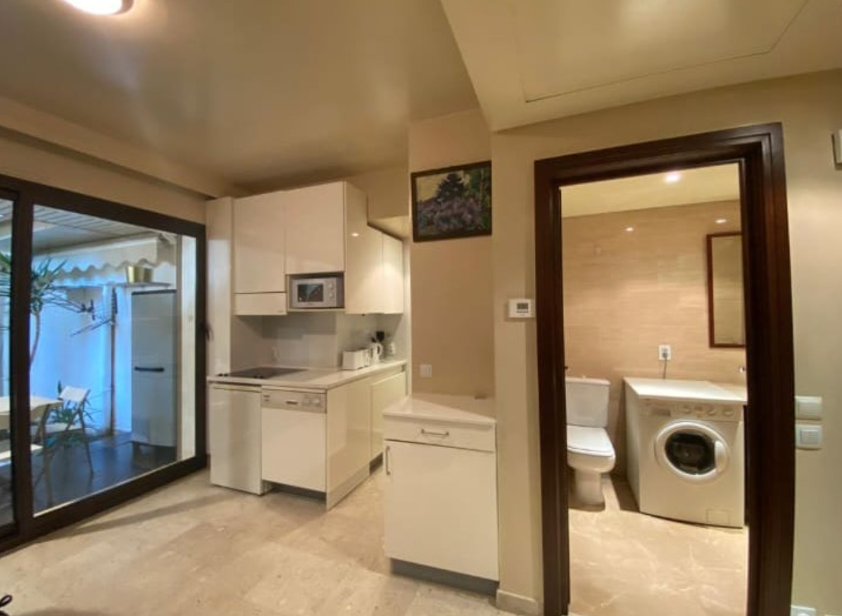 capture-d-e-cran-2025-09-23-a-14.43.49-1758632237 Charming furnished studio in quiet location with garden