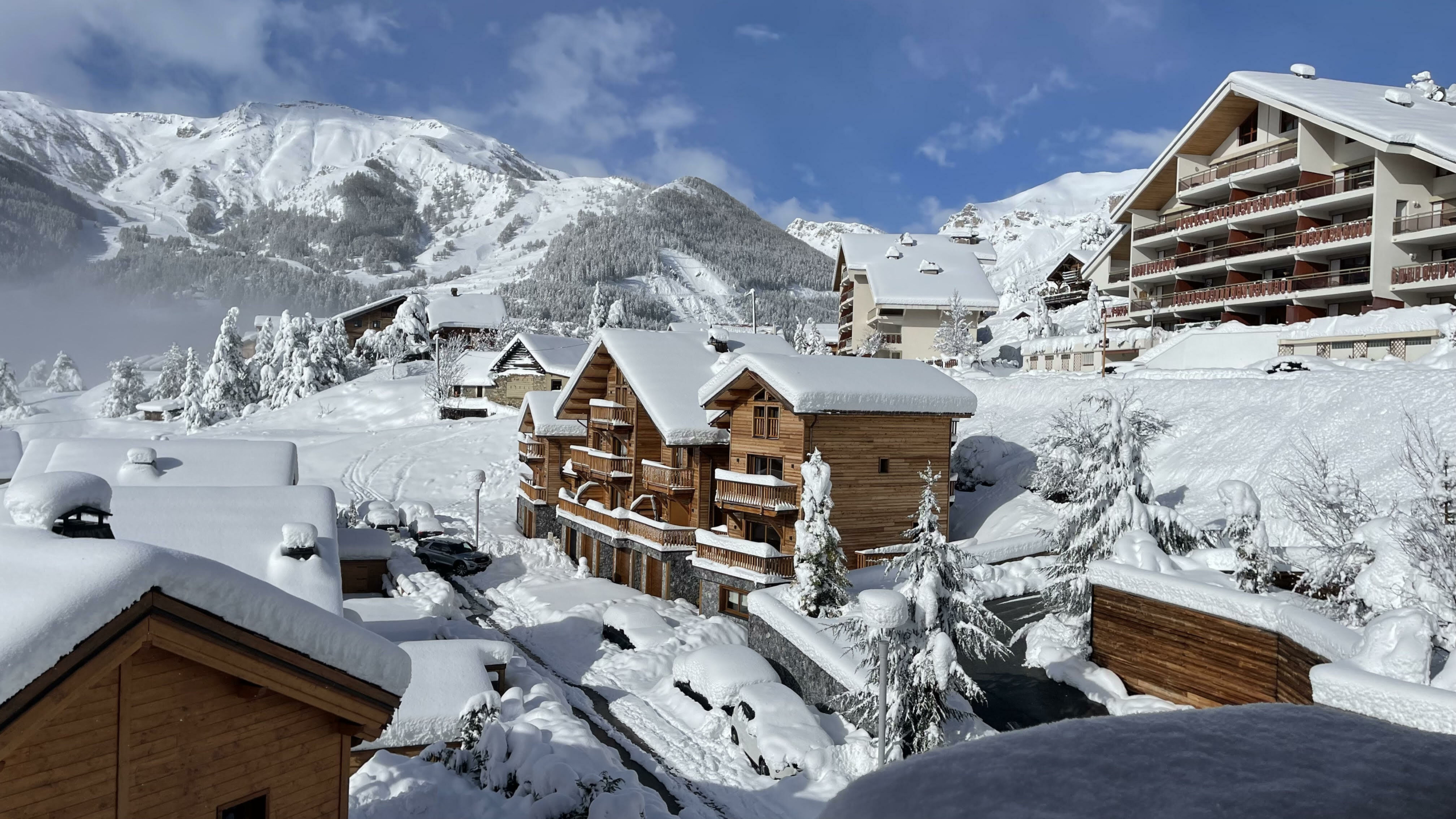 neige-2-1763974727-scaled-1 AURON 4 ROOMS PRIVATE ACCESS PANORAMIC VIEW