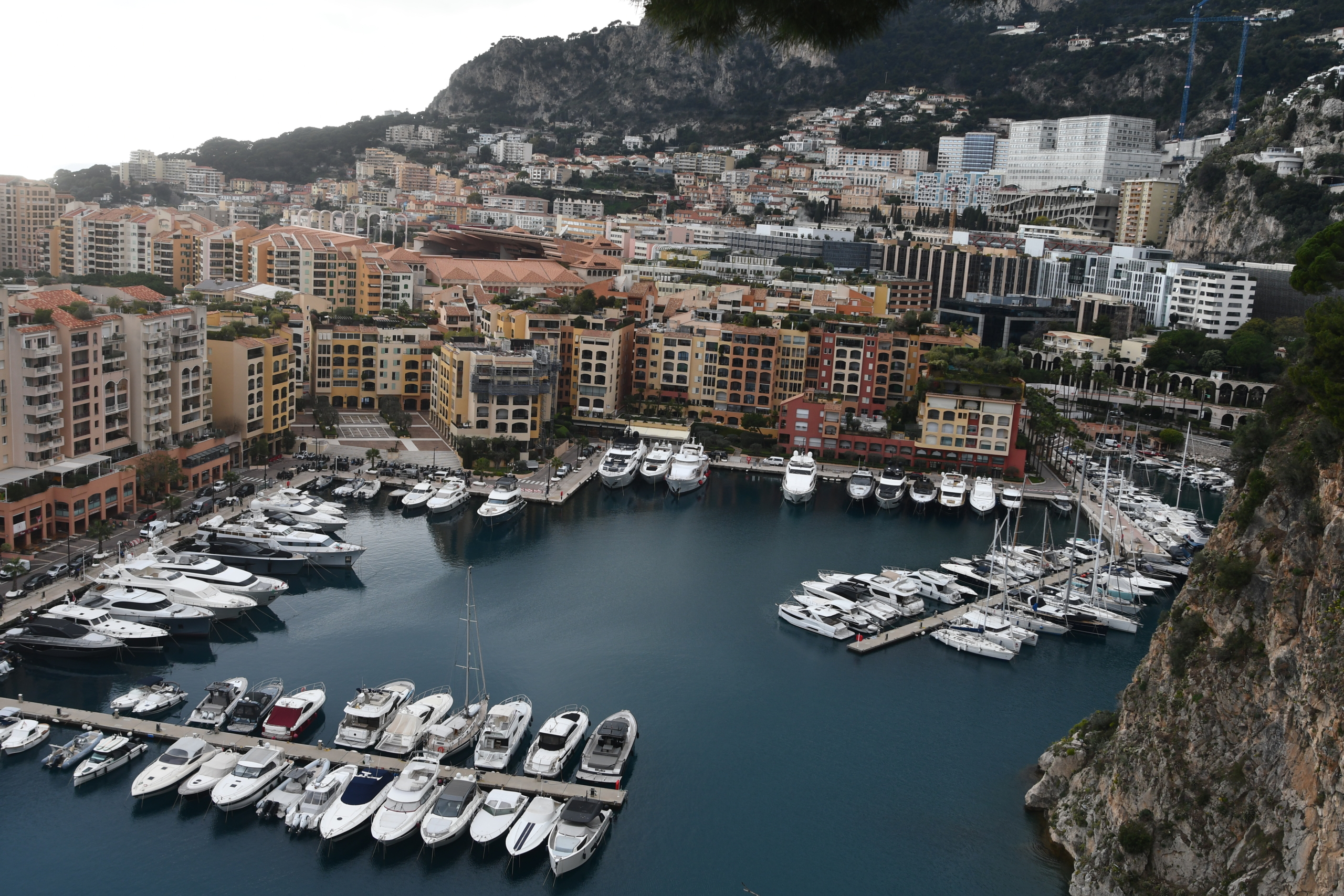 dsc-0264-1776431412-scaled-1 Commercial premises with display windows – Monte-Carlo