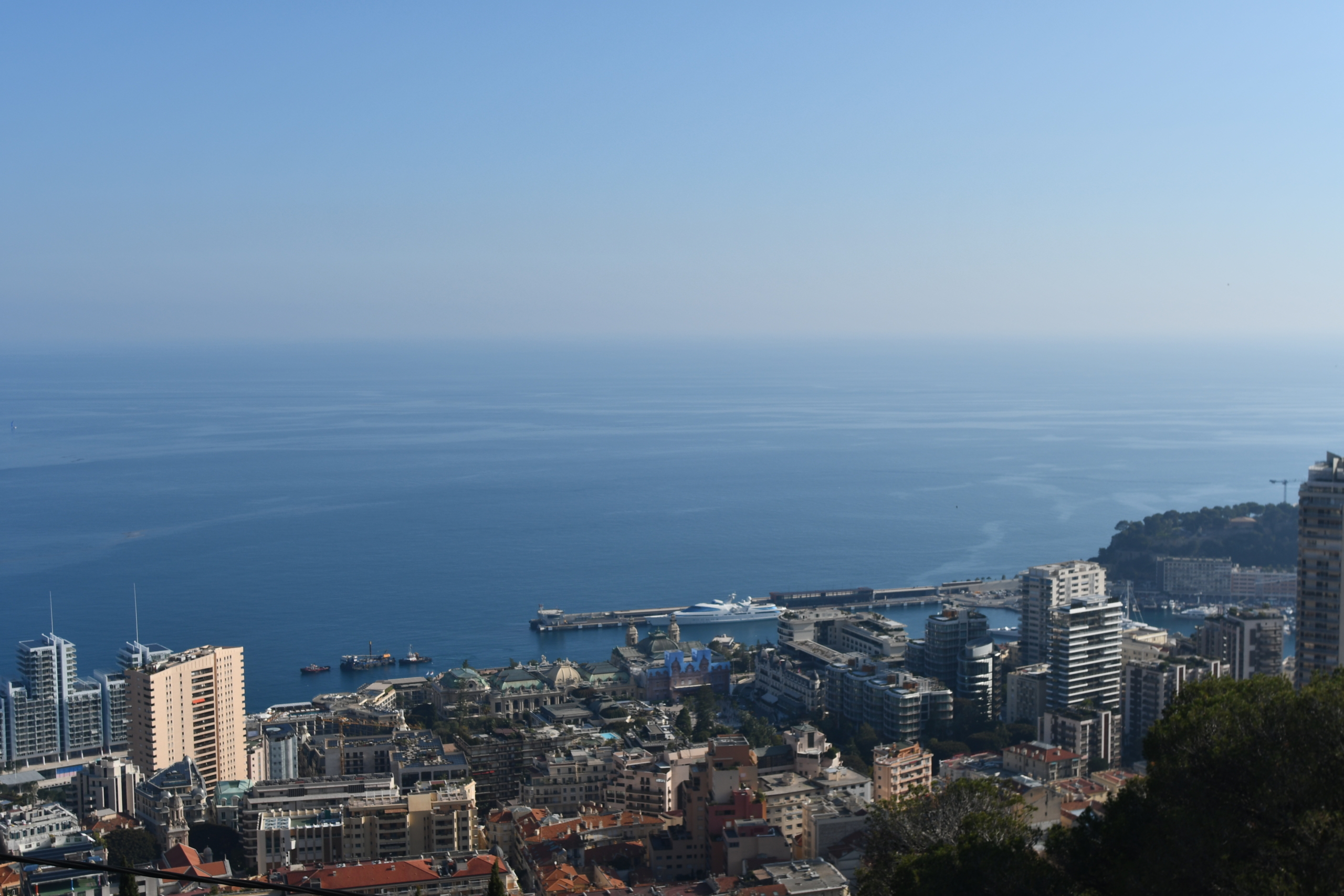 dsc-0318-2-1775117048-scaled-1 Commercial premises with display windows – Monte-Carlo