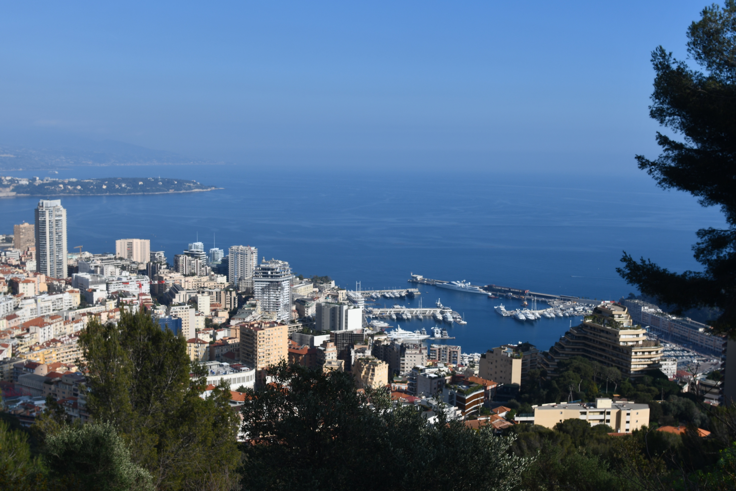 dsc-0316-2-1-1776431431-scaled-1 Attic apartment in need of renovation with great potential in the heart of La Condamine